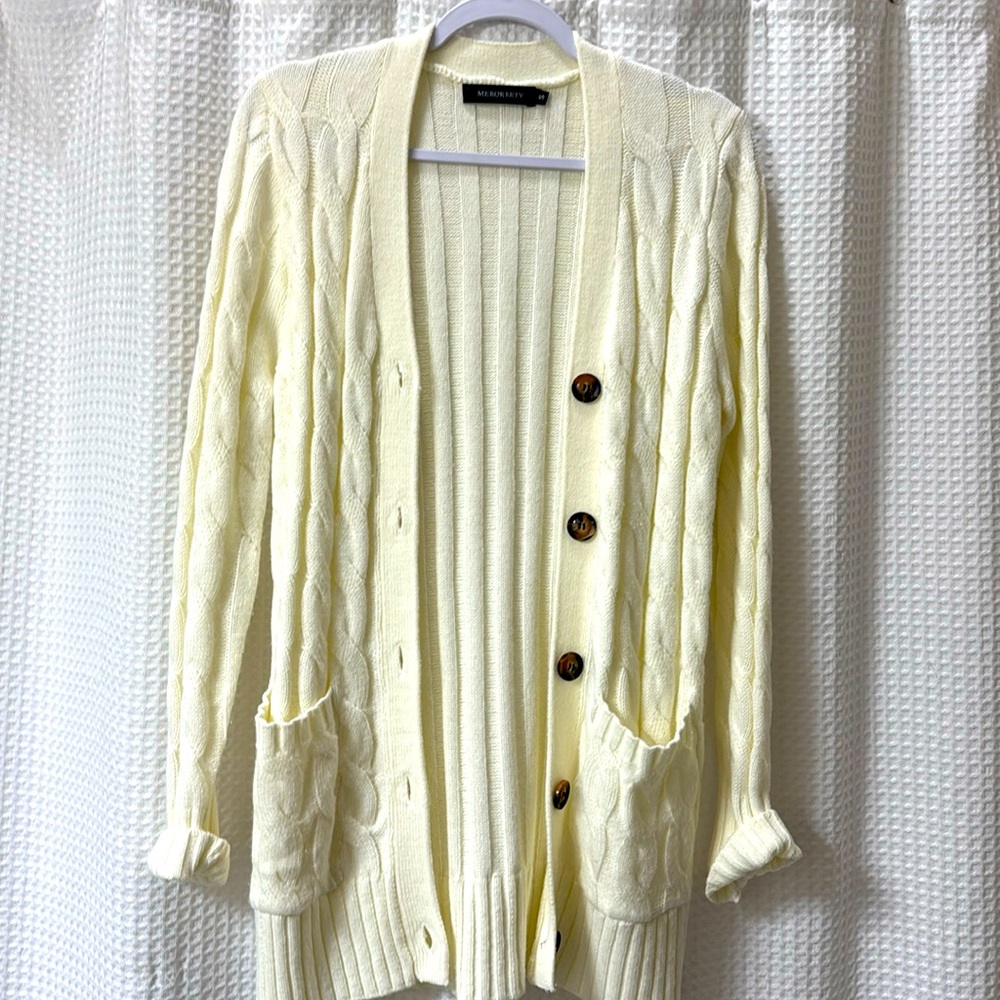 Long sleeve cable knit cardigan